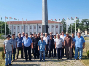 В ДЕНЬ ТАНКИСТА ГЛАВА ОЧАМЧЫРСКОГО РАЙОНА БЕСЛАН БИГВАВА ВСТРЕТИЛСЯ С ВЕТЕРАНАМИ ОВНА